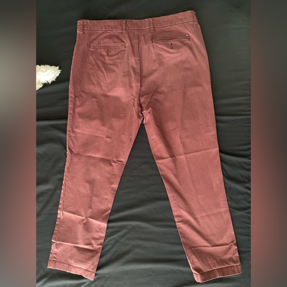 TOMMY HILFIGER SLIM FIT MAROON PANTS - Picture 5 of 6